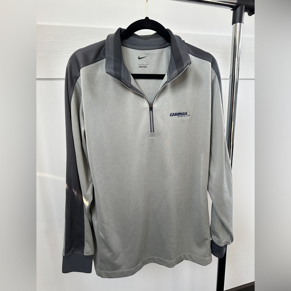 “CARMAX” Nike 1/2 zip pullover sweater